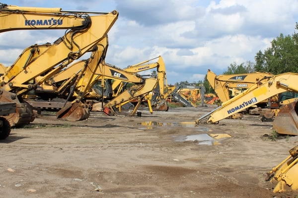 How Excavator Salvage Yards Are Arranged