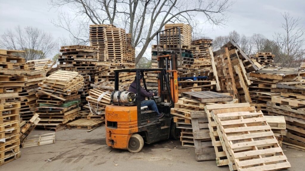 Wood Pallet Recycling Near Me [Locator Map + Guide + FAQ]